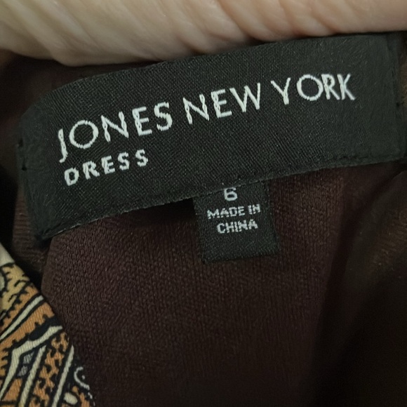 Perfect holiday dress ! Size 6 - Picture 10 of 10